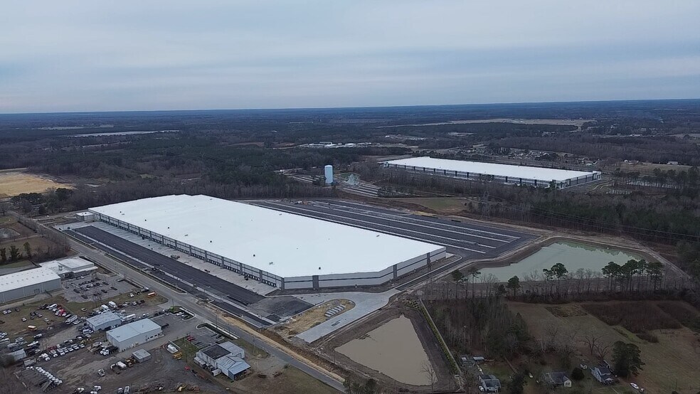 More Photos Of 271 Benton Road, Suffolk Distribution For Lease