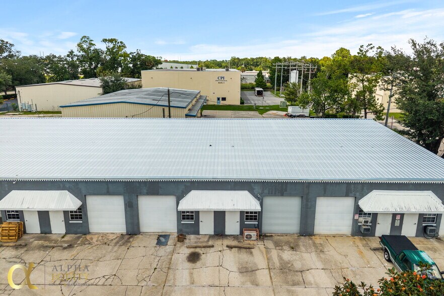 More Photos Of 5497 Benchmark Ln, Sanford Warehouse For Lease