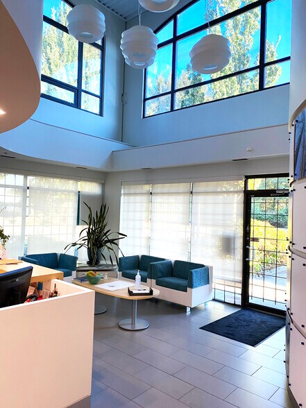 More Photos Of 1515 Broadway St, Port Coquitlam Light Manufacturing For Lease