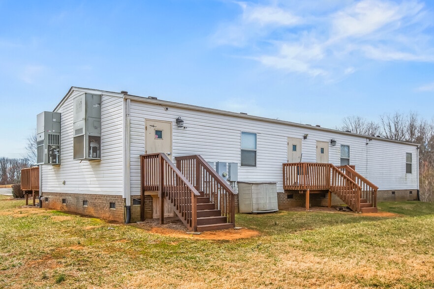 More Photos Of 1255 Mountainview Rd, King Religious Facility For Sale