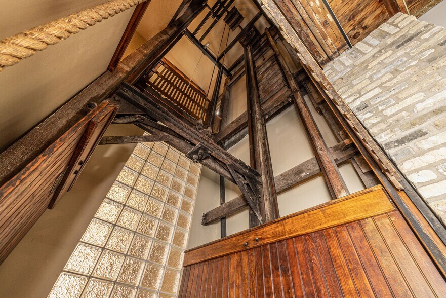 More Photos Of 1331 N Martin Luther King Dr, Milwaukee Storefront Retail Residential For Sale