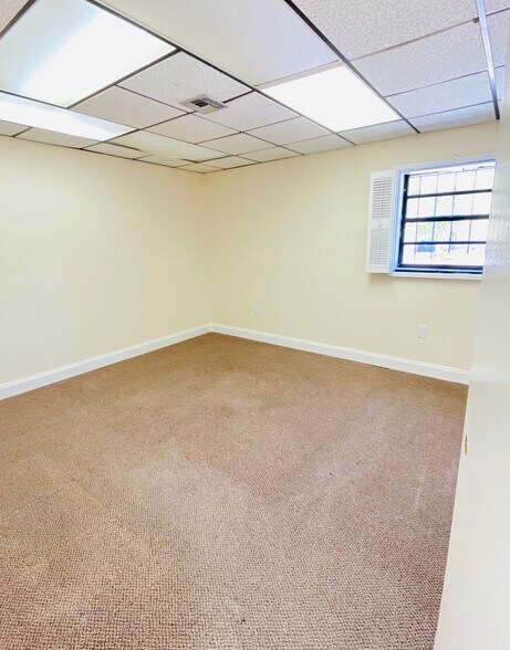 More Photos Of 13201-13207 NE 16th Ave, North Miami Office For Lease