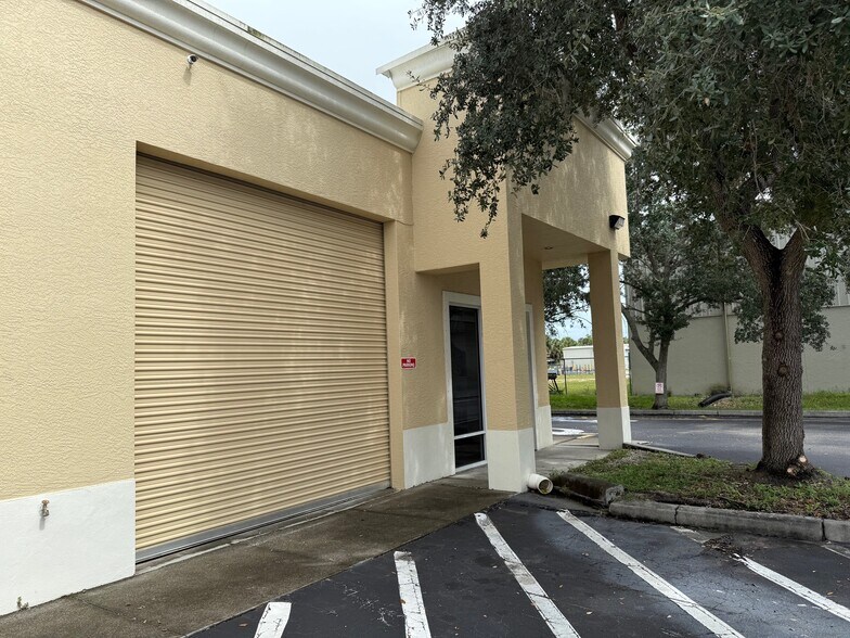 More Photos Of 3894 Mannix Dr, Naples Light Manufacturing For Lease