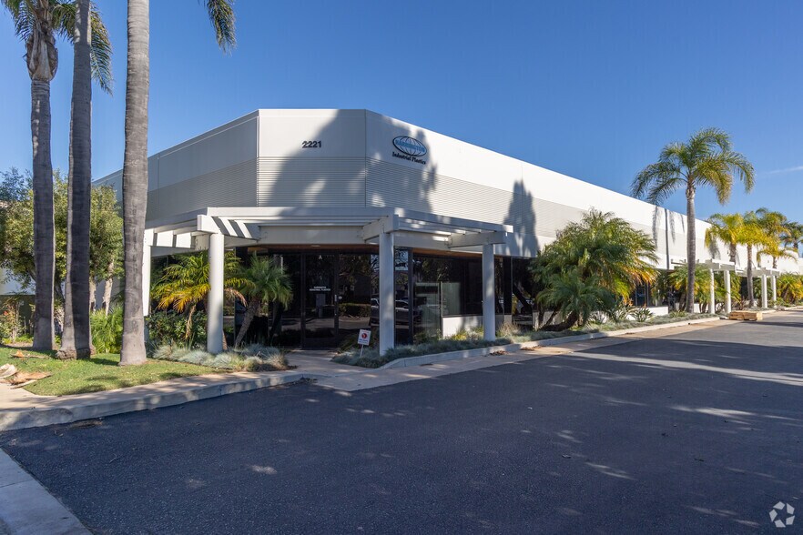 More Photos Of 2221 E Celsius Ave, Oxnard Manufacturing For Lease