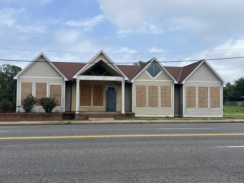 Primary Photo Of 614 Poplar Ave, Memphis Office For Sale