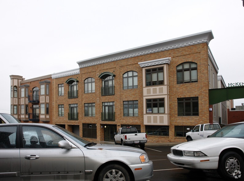 More Photos Of 1311-1315 11th St, Bellingham Storefront Retail Residential For Sale
