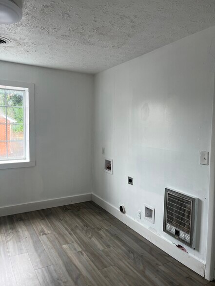 More Photos Of 149 Linden Rd, Centerville Office Residential For Sale
