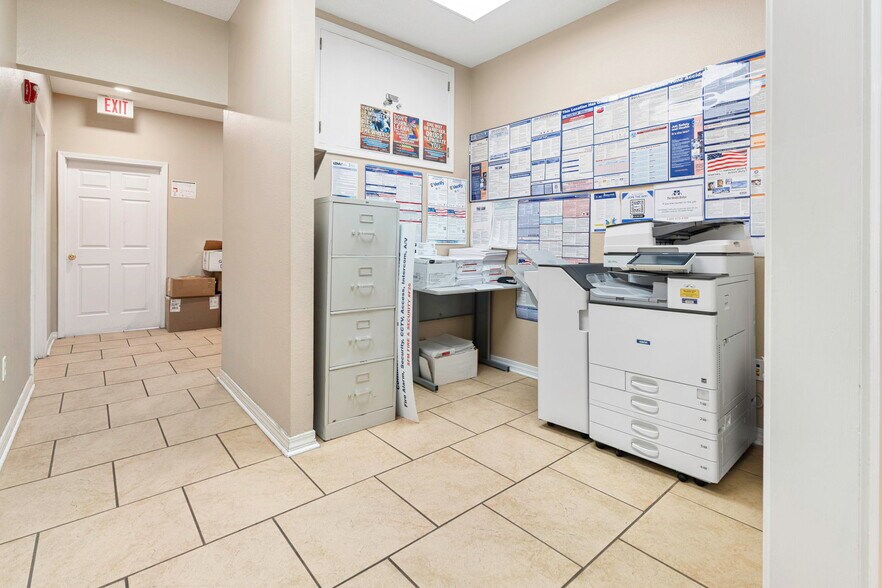 More Photos Of 30 Veterans Memorial Blvd, Kenner Warehouse For Sale