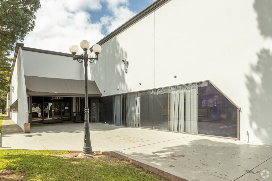 More Photos Of 11167 Trade Center Dr, Rancho Cordova Warehouse For Lease