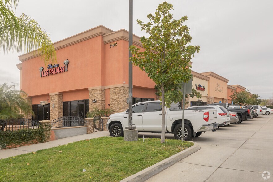 Primary Photo Of 790 S State St, San Jacinto Restaurant For Lease
