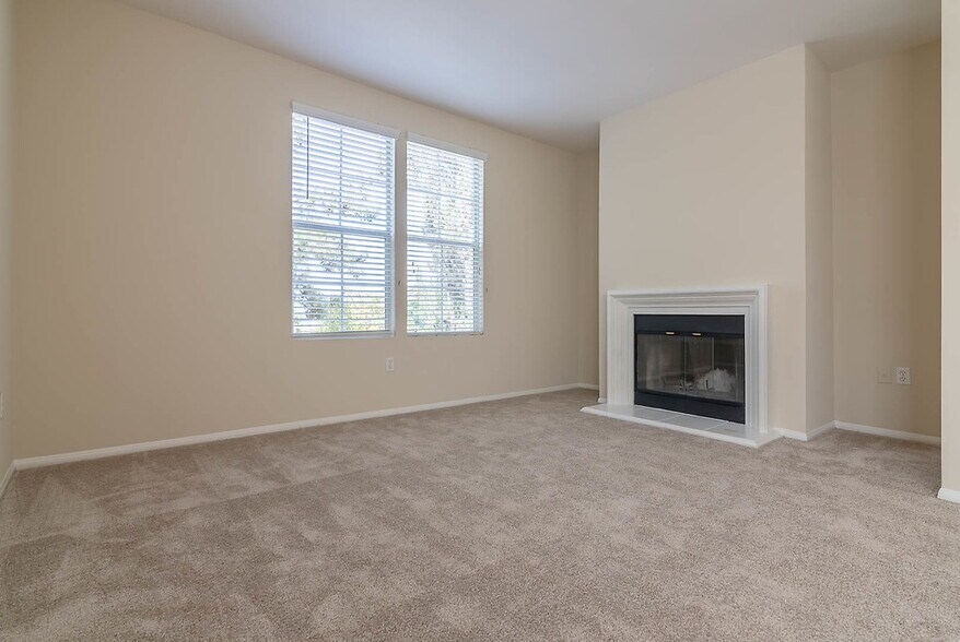 More Photos Of 31 E MacArthur Crescent Dr, Santa Ana Apartments For Lease
