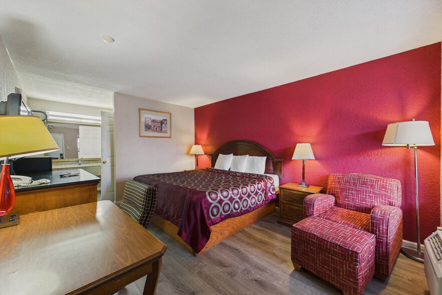 More Photos Of 26154 US Highway 70, Ruidoso Downs Hotel For Sale
