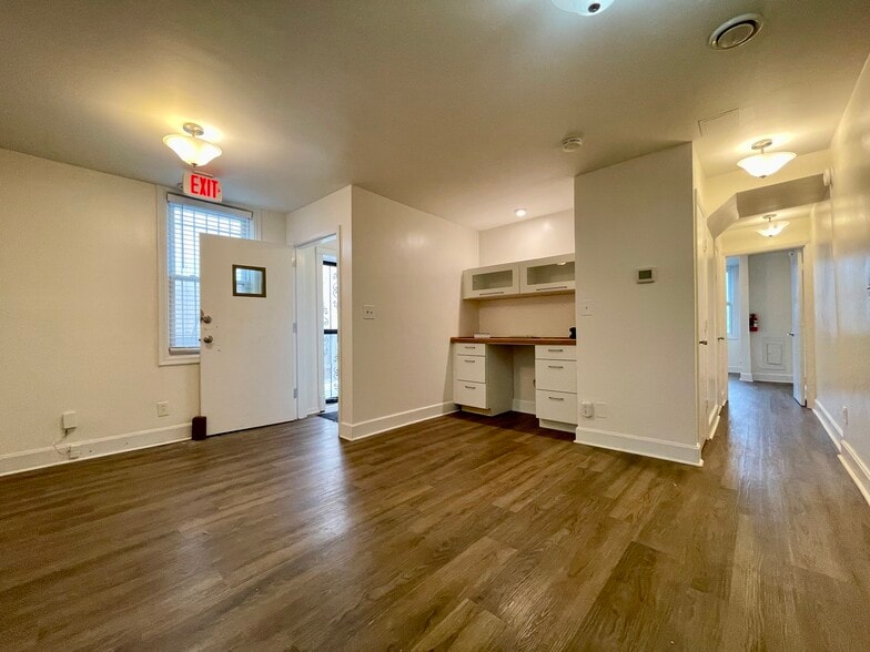 More Photos Of 1012 Florida Ave NE, Washington Office For Sale