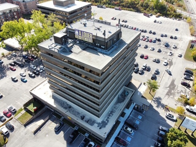 More Photos Of 1600A Boul Saint-Martin E, Laval Office Residential For Sale