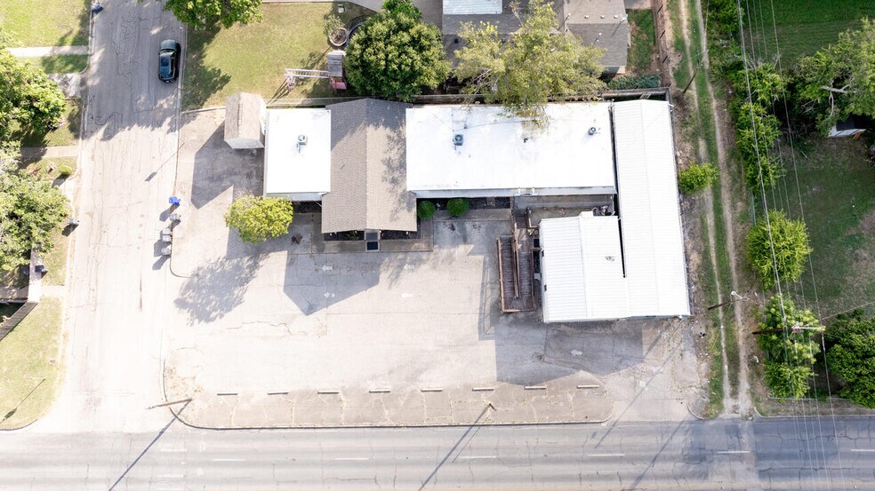 More Photos Of 2000 N 25th St, Waco Daycare Center For Sale