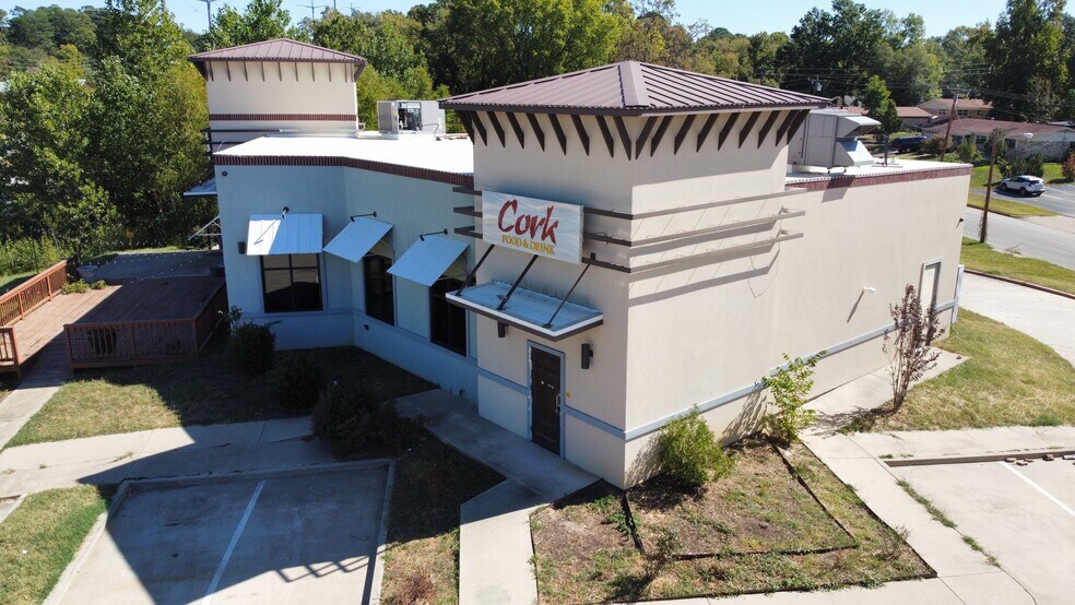 More Photos Of 109 E Grande Blvd, Tyler Restaurant For Lease