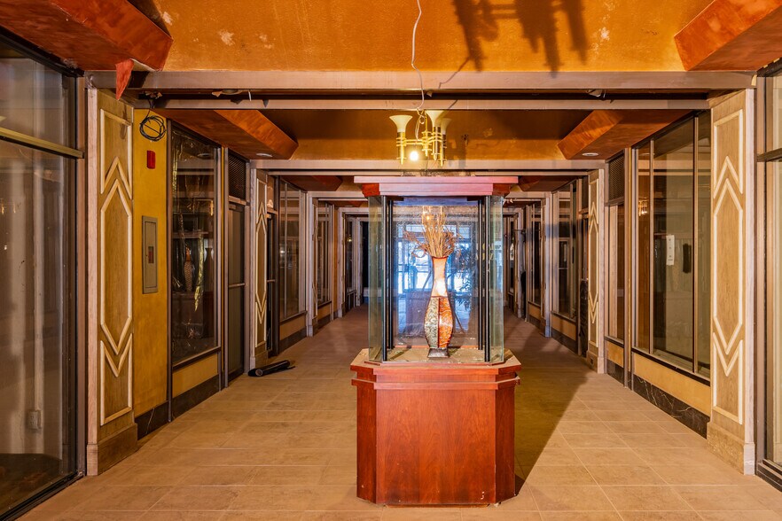 More Photos Of 114 E Broadway Ave, Enid Apartments For Lease