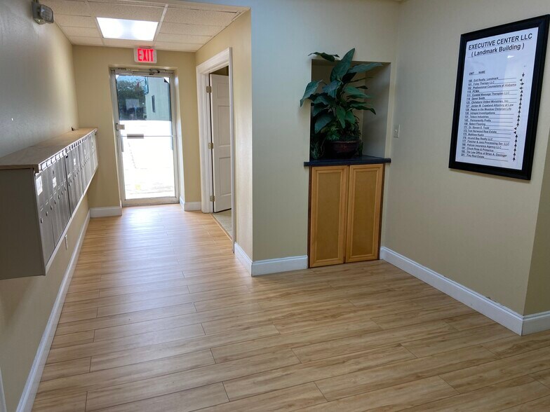 More Photos Of 316 S McKenzie St, Foley Office For Lease