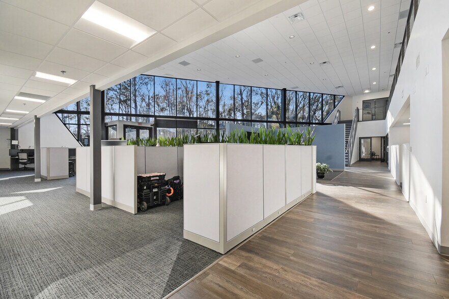 More Photos Of 10393 Fortune Pky, Jacksonville Office For Sale
