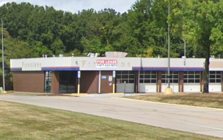 Primary Photo Of 2855 Dunn Rd, Florissant Unknown For Lease