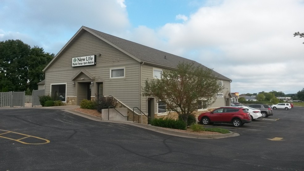More Photos Of 840 Highway 136, Baraboo Unknown For Lease