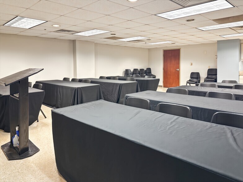 More Photos Of 1331 Union Ave, Memphis Coworking Space