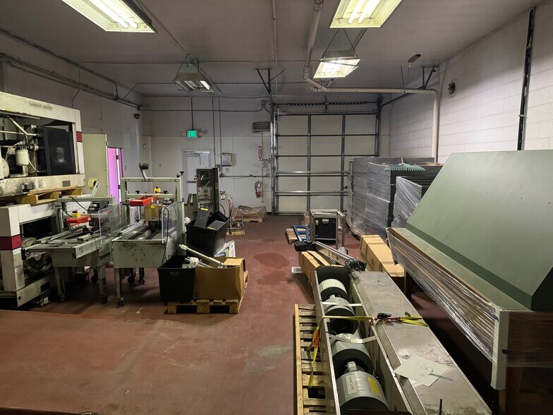 More Photos Of 2700-2730 W Barberry Pl, Denver Industrial For Sale