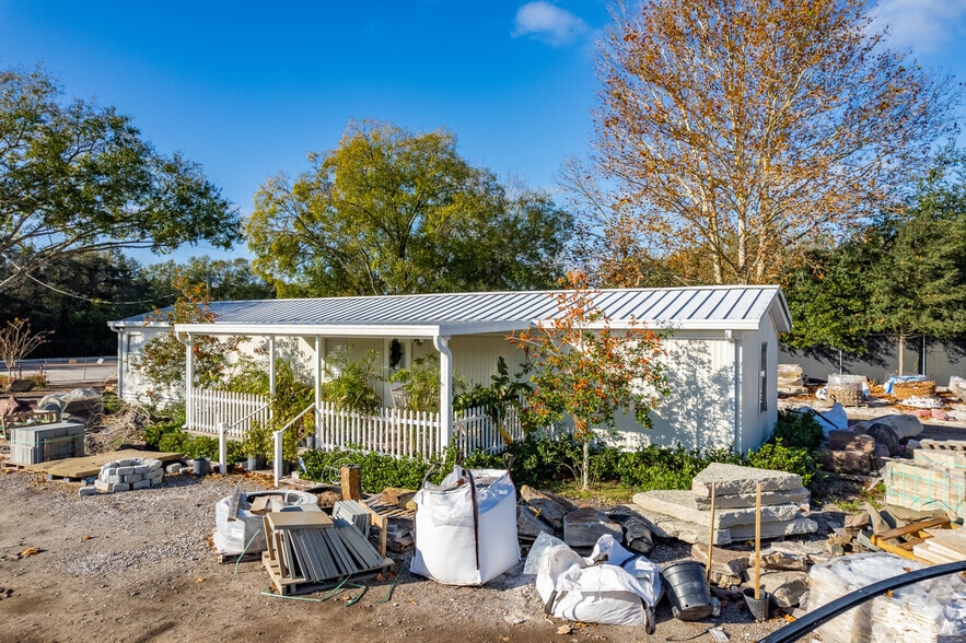 Primary Photo Of 2027 Gunn Hwy, Odessa Light Distribution For Lease