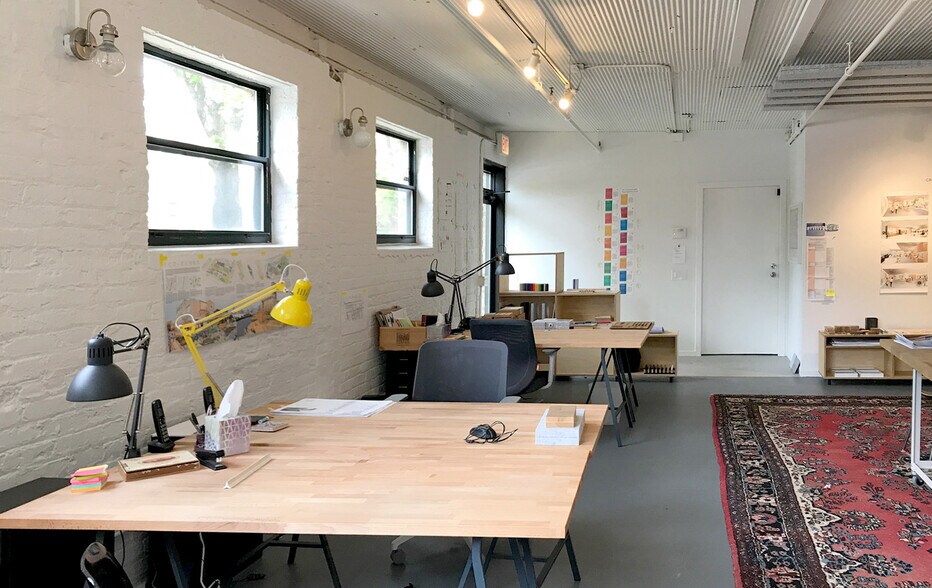 More Photos Of 2035-2043 W Wabansia Ave, Chicago Loft Creative Space For Lease