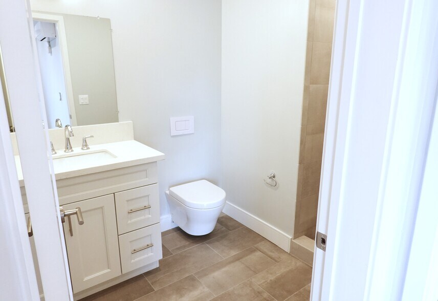 More Photos Of 935-937 N Hill St, Los Angeles Storefront Retail Residential For Sale