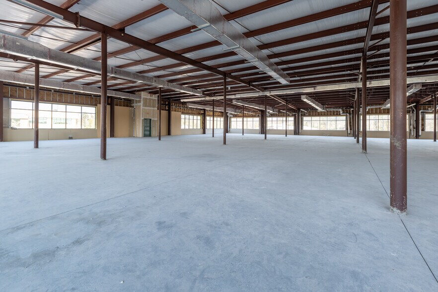 More Photos Of 430 College Dr, Middleburg Medical For Sale