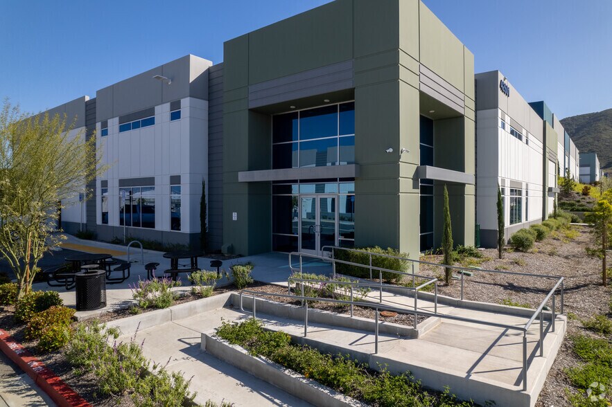 More Photos Of 42601 Avenida Alvarado, Temecula Industrial For Sale