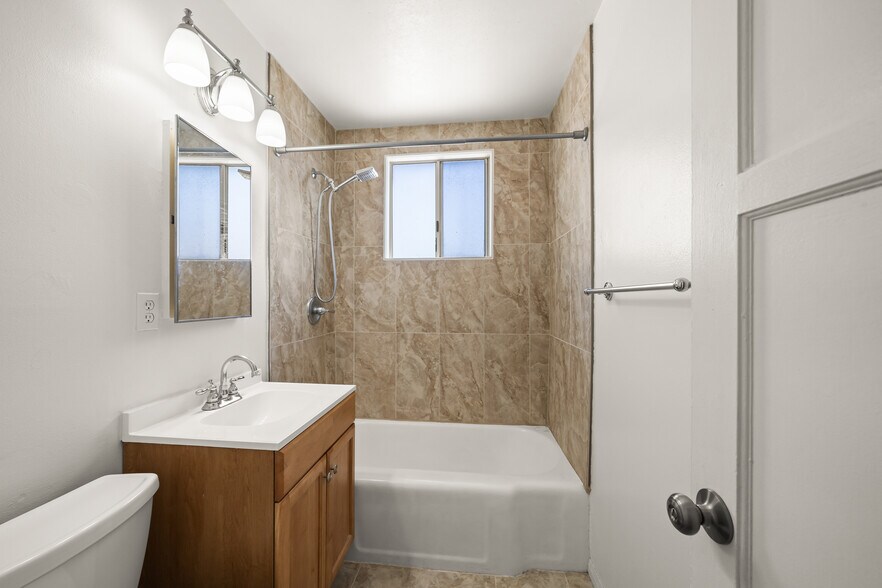 More Photos Of 1136 Linden Ave, Long Beach Apartments For Sale
