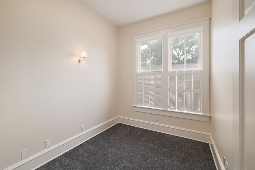 More Photos Of 602 W 13th St, Austin Office For Lease