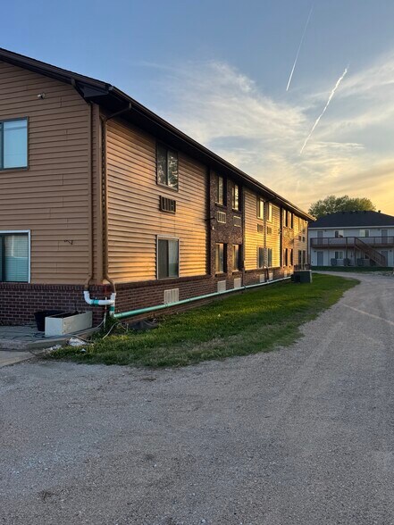 More Photos Of 1701 31st St, Central City Hotel For Sale