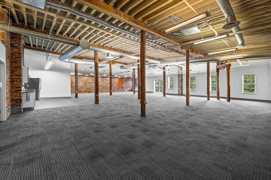 More Photos Of 1820 Lancaster St, Baltimore Office For Lease
