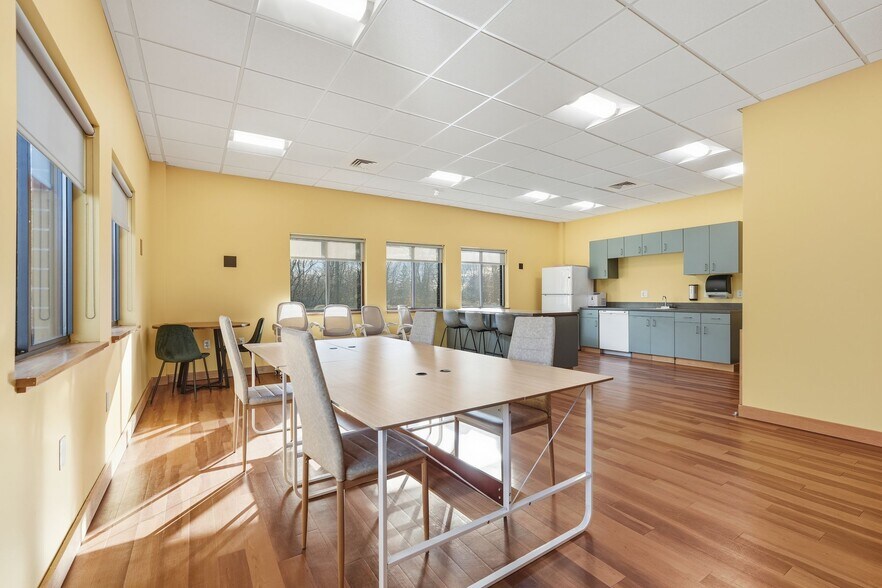 More Photos Of 100 University Dr, Amherst Medical For Lease