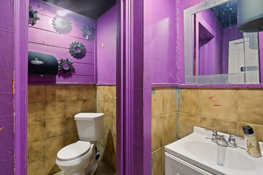 More Photos Of 8114 Stedman St, Houston Apartments For Sale