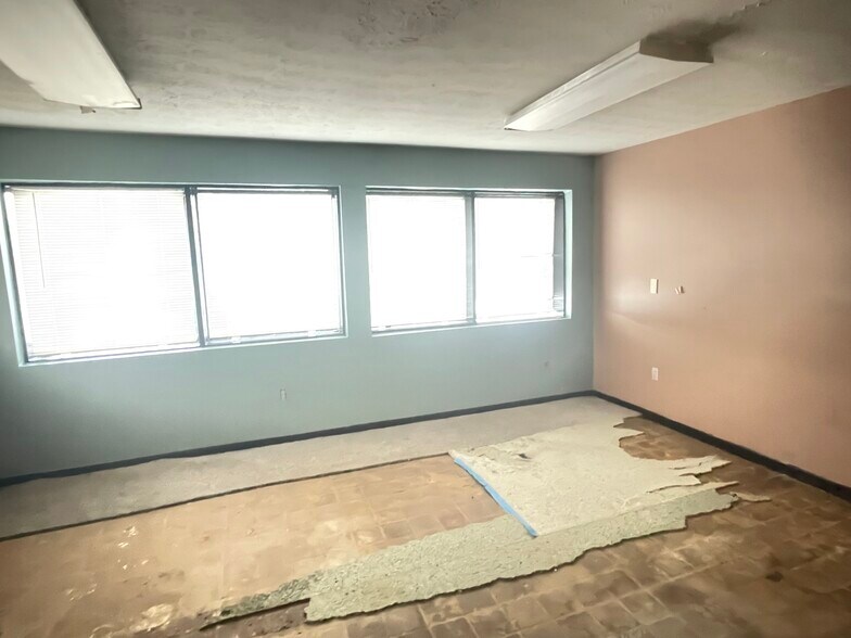 More Photos Of 418 NW Whitehall St, Atlanta Loft Creative Space For Sale