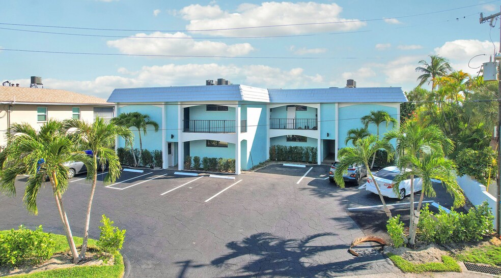 More Photos Of 360 Wilma Cir, Riviera Beach Multifamily For Sale