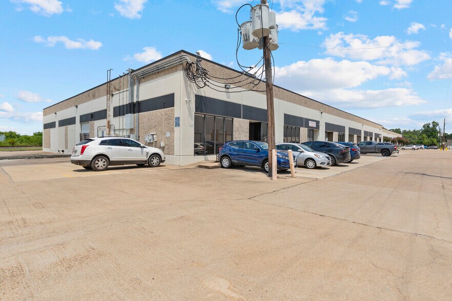 More Photos Of 4025 Willowbend Blvd, Houston Unknown For Lease
