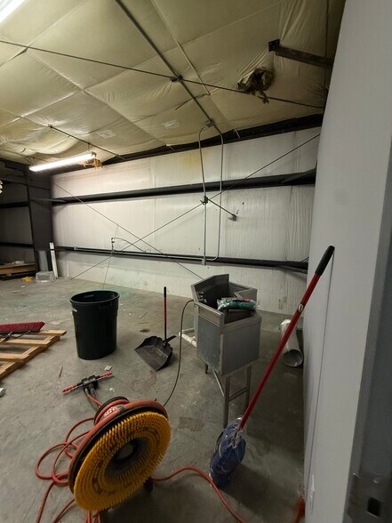 More Photos Of 1202 Industrial Dr, Warsaw Industrial For Sale