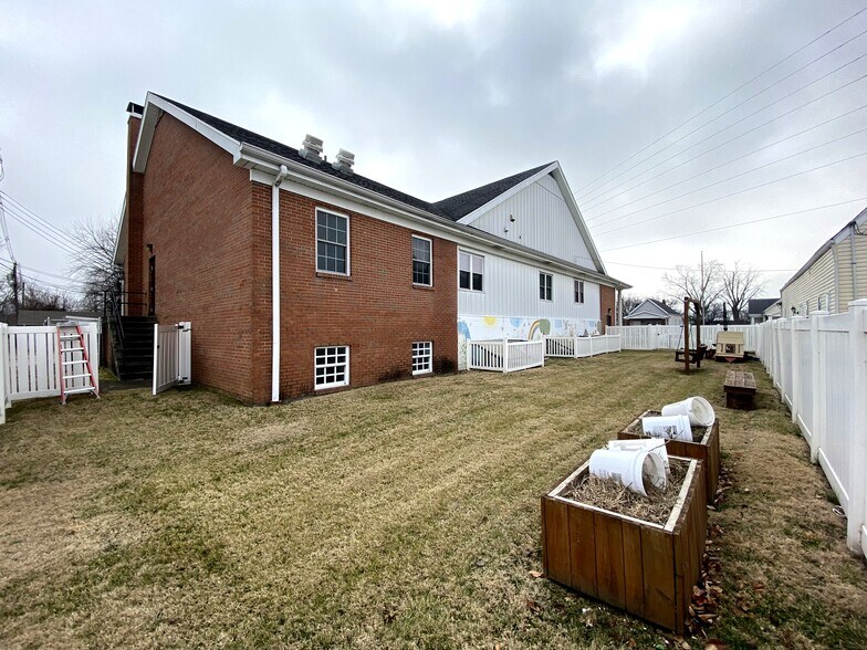More Photos Of 2225 W Indiana St, Evansville Office Residential For Sale