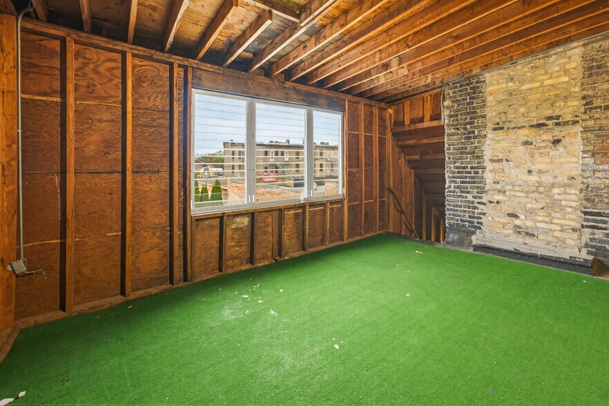 More Photos Of 309-313 W Milwaukee St, Janesville Apartments For Sale