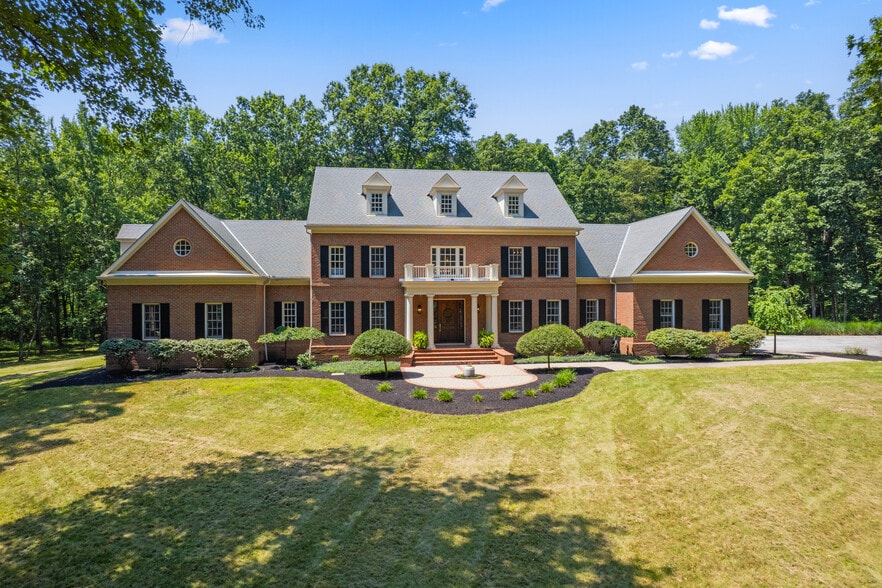 More Photos Of 5455 Plantation Rd, Sunbury Lodge Meeting Hall For Sale