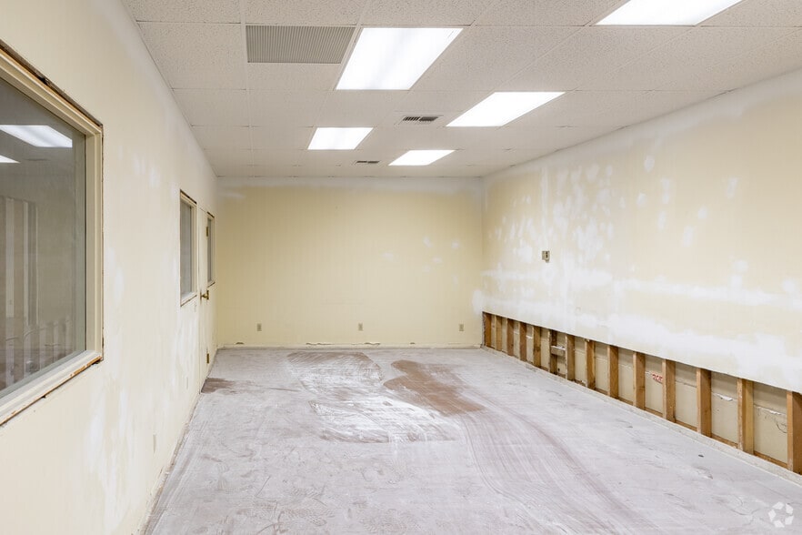 More Photos Of 31 N 4th Ave, Yakima Unknown For Sale