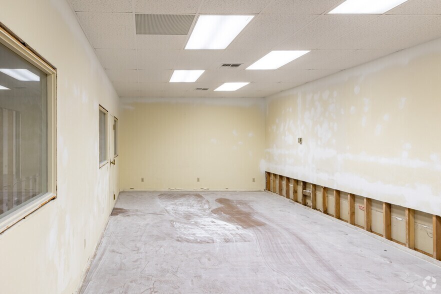 More Photos Of 31 N 4th Ave, Yakima Unknown For Sale