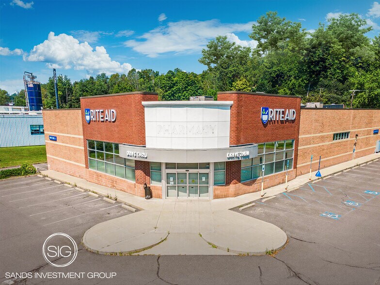 More Photos Of 801 Grow Ave, Montrose Drugstore For Sale