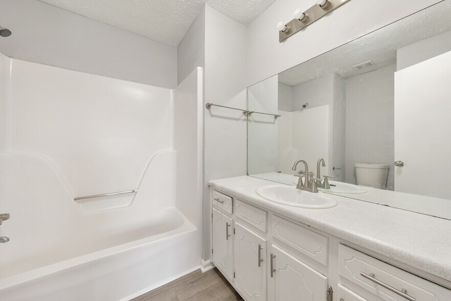 More Photos Of 122 Toby Springs Ln, McDonough Apartments For Sale