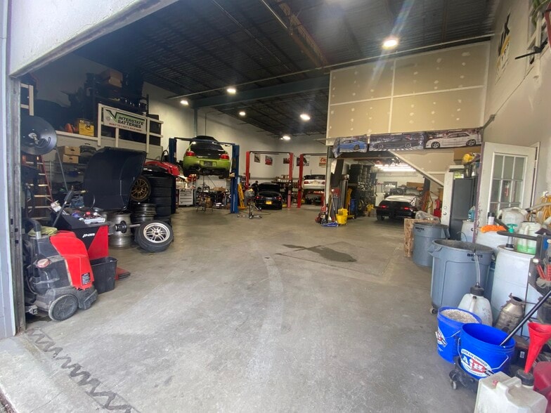 More Photos Of 1000 W 66th Ct, Anchorage Warehouse For Sale